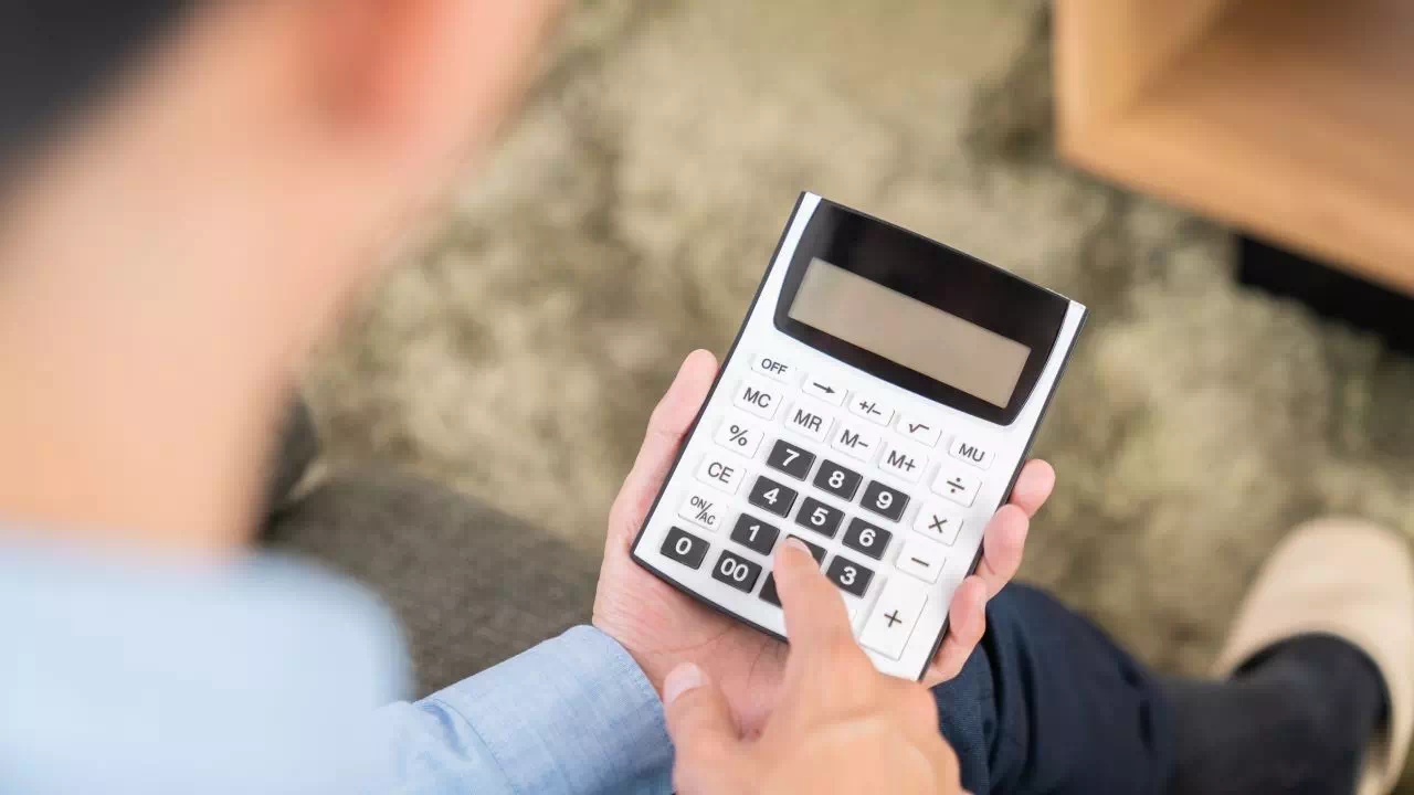 友達以上恋人未満の人に贈る誕生日プレゼントの相場